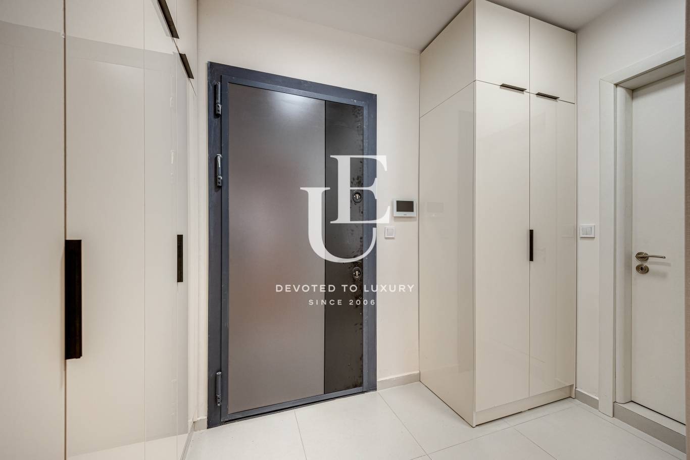 Дава под наем 2-СТАЕН, гр. София, Център, снимка 5 - Апартаменти - 53886434