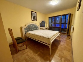 1 quarto Tchataldja, Varna 6