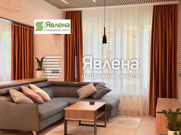 Zu vermieten  3 Schlafzimmer Sofia , Zentar , 120 qm | 28739389