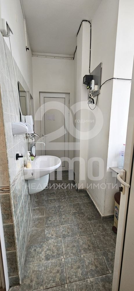 Дава под наем ОФИС, гр. Велико Търново, Център, снимка 8 - Офиси - 54338339