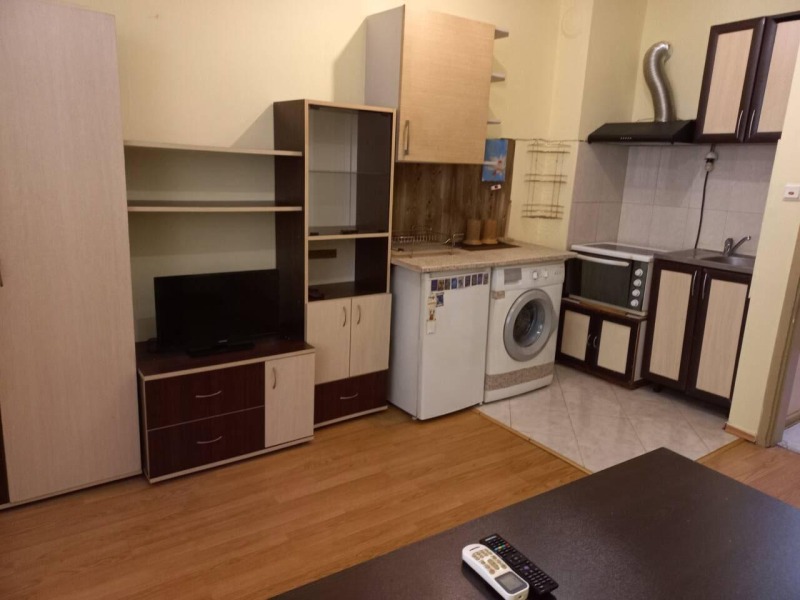 A louer  Studio Bourgas , Vazrajdane , 37 m² | 93965180