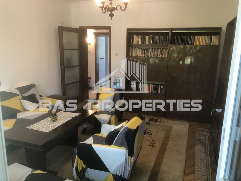 Kiadó  2 hálószobás Sofia , Javorov , 100 négyzetméter | 15937692