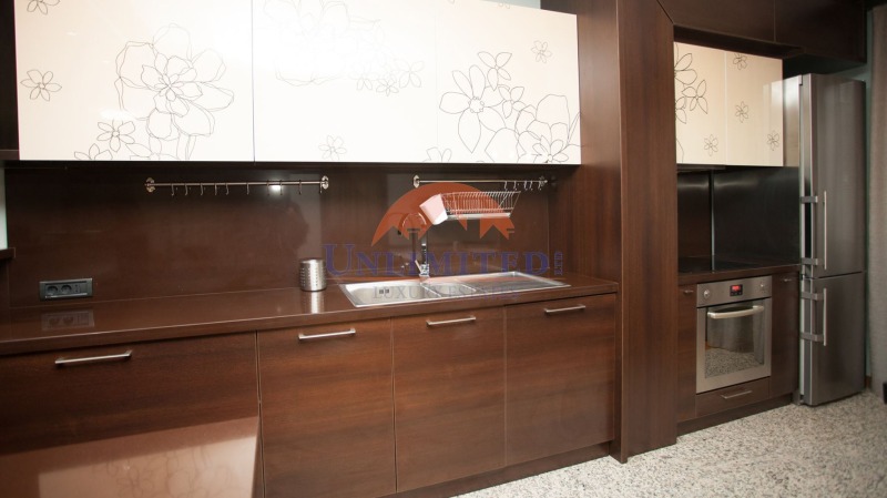 Дава под наем 3-СТАЕН, гр. София, Изгрев, снимка 4 - Апартаменти - 52746324