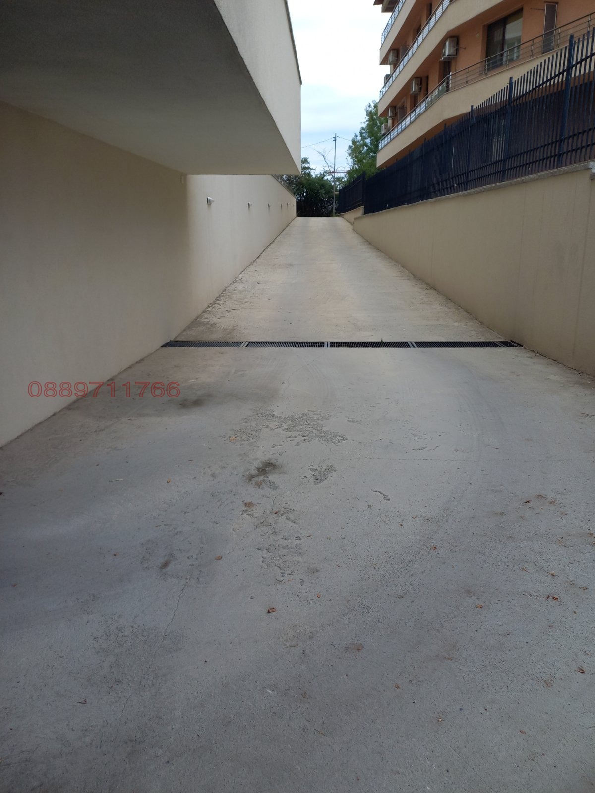 Дава под наем ГАРАЖ, ПАРКОМЯСТО, гр. София, Овча купел, снимка 3 - Гаражи и паркоместа - 53398656