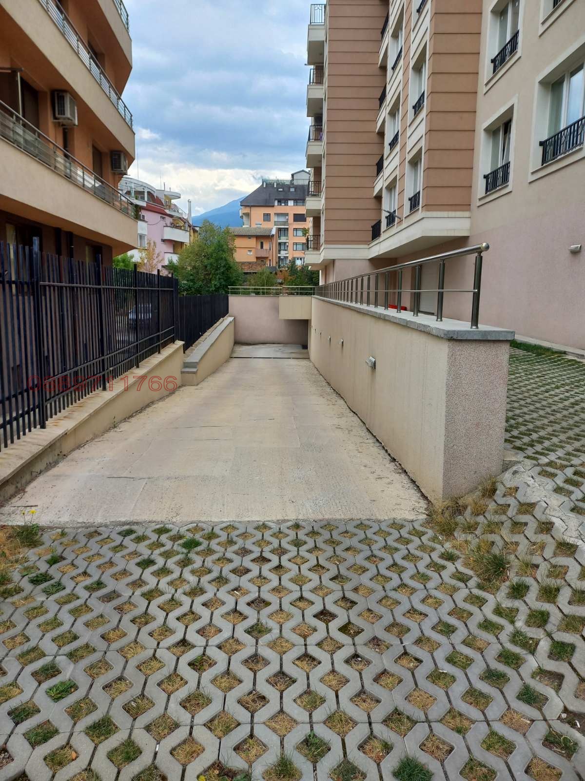 Дава под наем ГАРАЖ, ПАРКОМЯСТО, гр. София, Овча купел, снимка 4 - Гаражи и паркоместа - 53398656