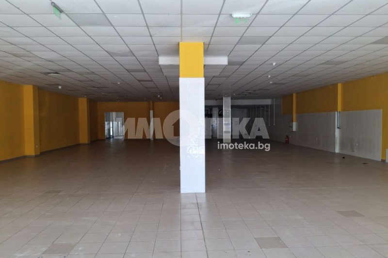 Дава под наем  Магазин град Пловдив , Център , 1073 кв.м | 31365587
