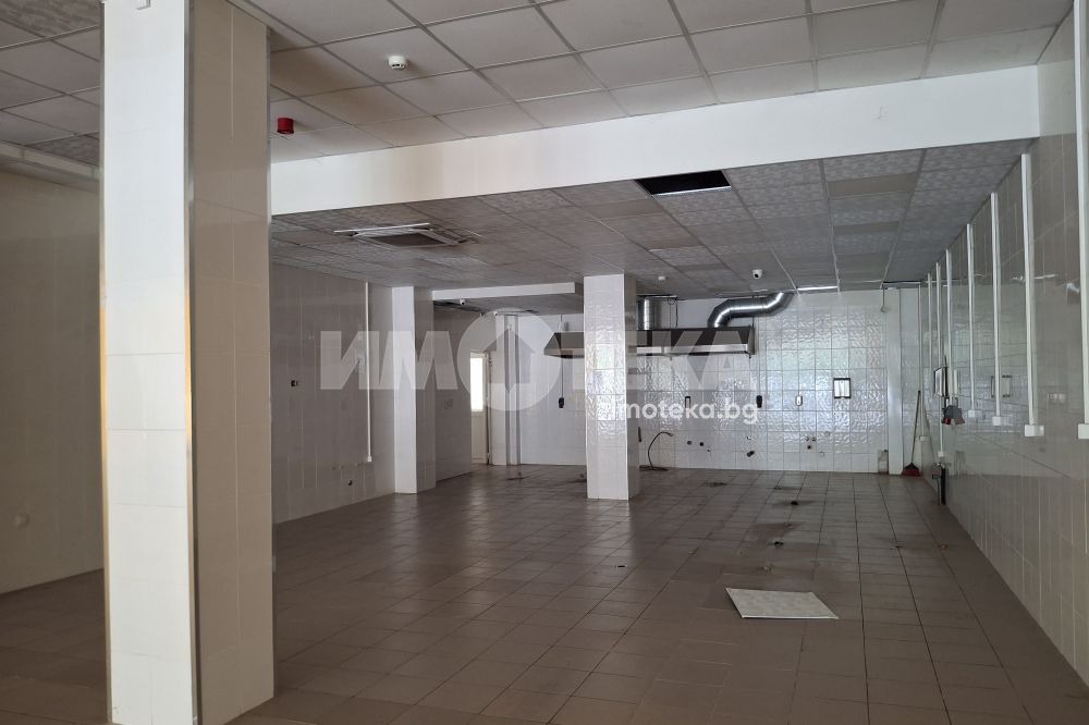 Дава под наем МАГАЗИН, гр. Пловдив, Център, снимка 2 - Магазини - 50951469