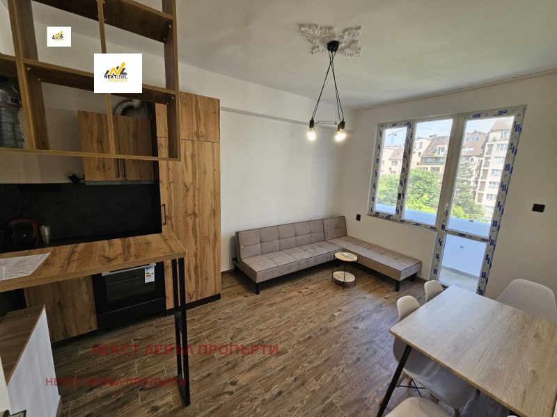 Vuokrattavana  Huone Sofia , Zona B-19 , 75 neliömetriä | 49545342 - kuva [2]