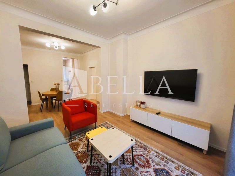 Дава под нем  3-стаен, град София, Център •  950 EUR • ID 84633941 — holmes.bg - [1] 