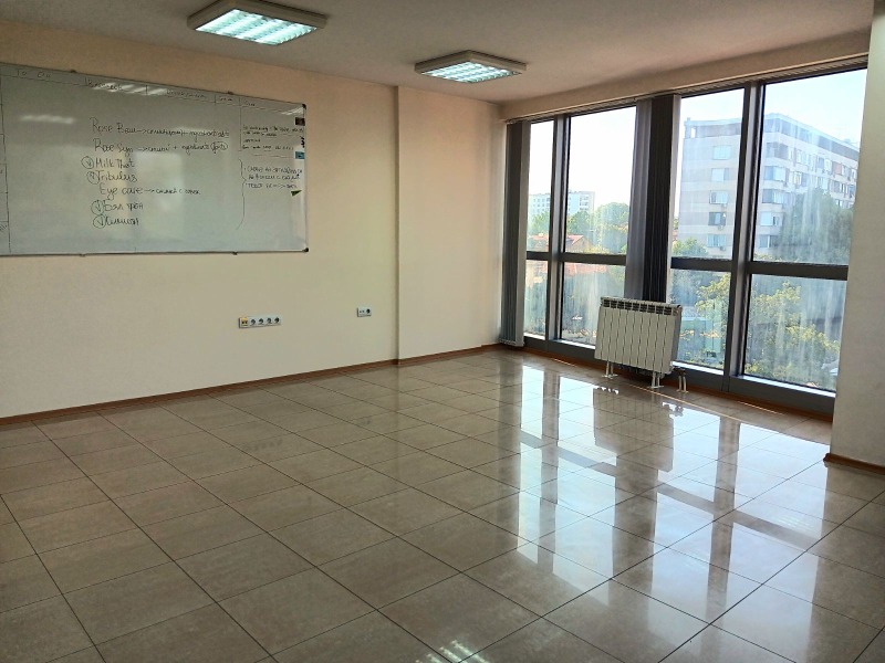 De inchiriat  Birou Plovdiv , Cârșiiaca , 73 mp | 40689819 - imagine [2]