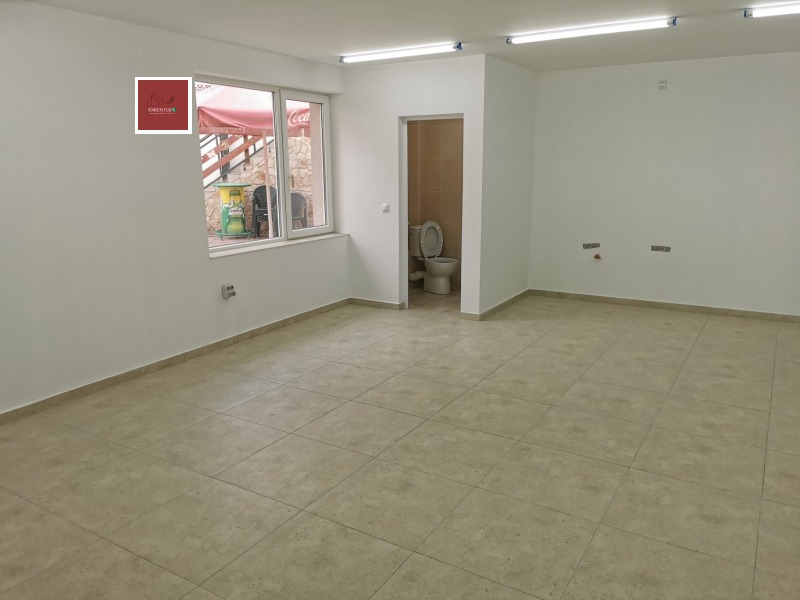 Vuokrattavana  Myymälä Sofia , Vraždebna , 47 neliömetriä | 74202089 - kuva [4]