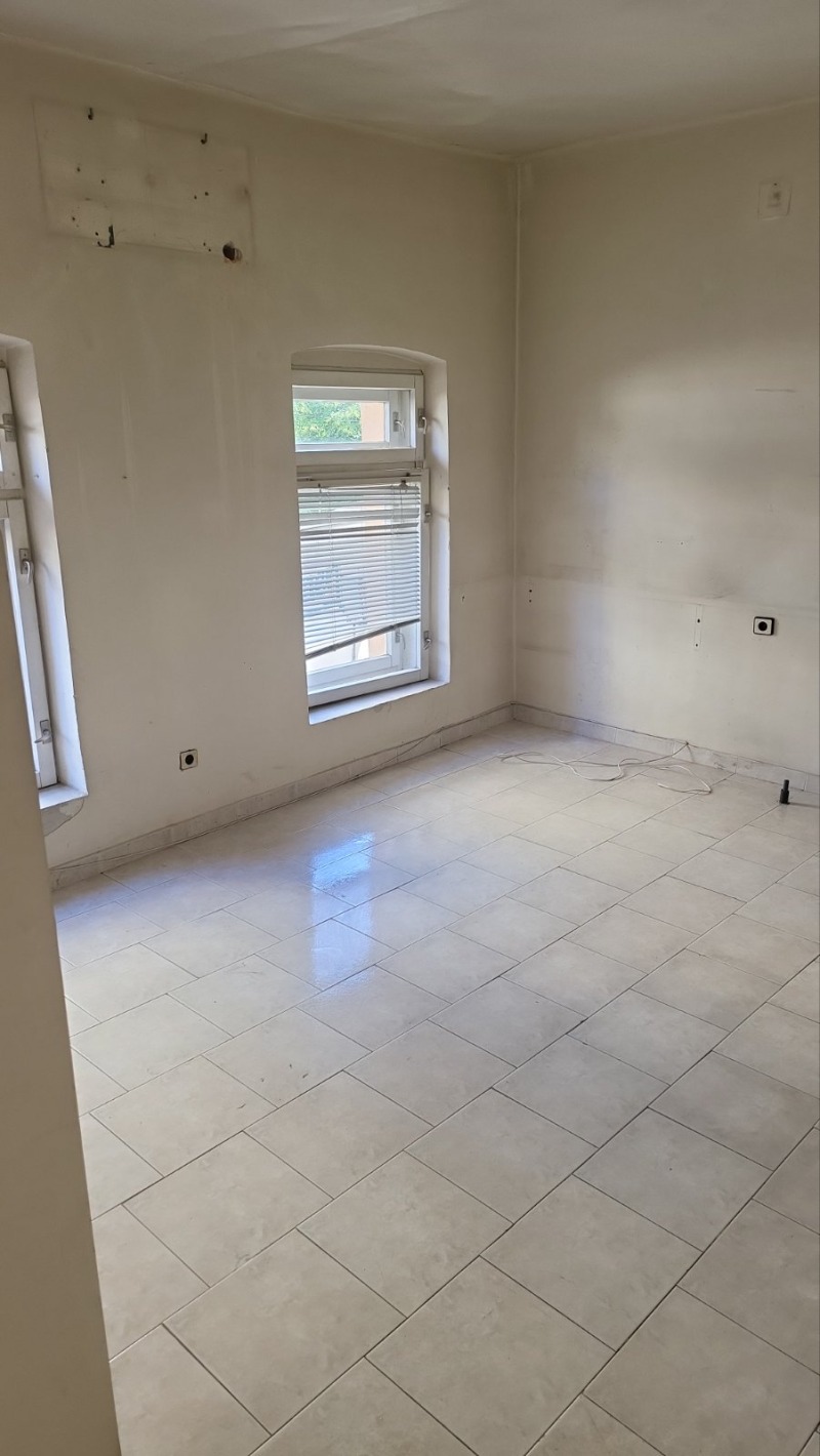 Дава под Наем ОФИС в град Русе, Център - 70 кв.м / 357.90 € » 700 лв., Недвижими имоти-ГЕОРГИ ТАСКОВ