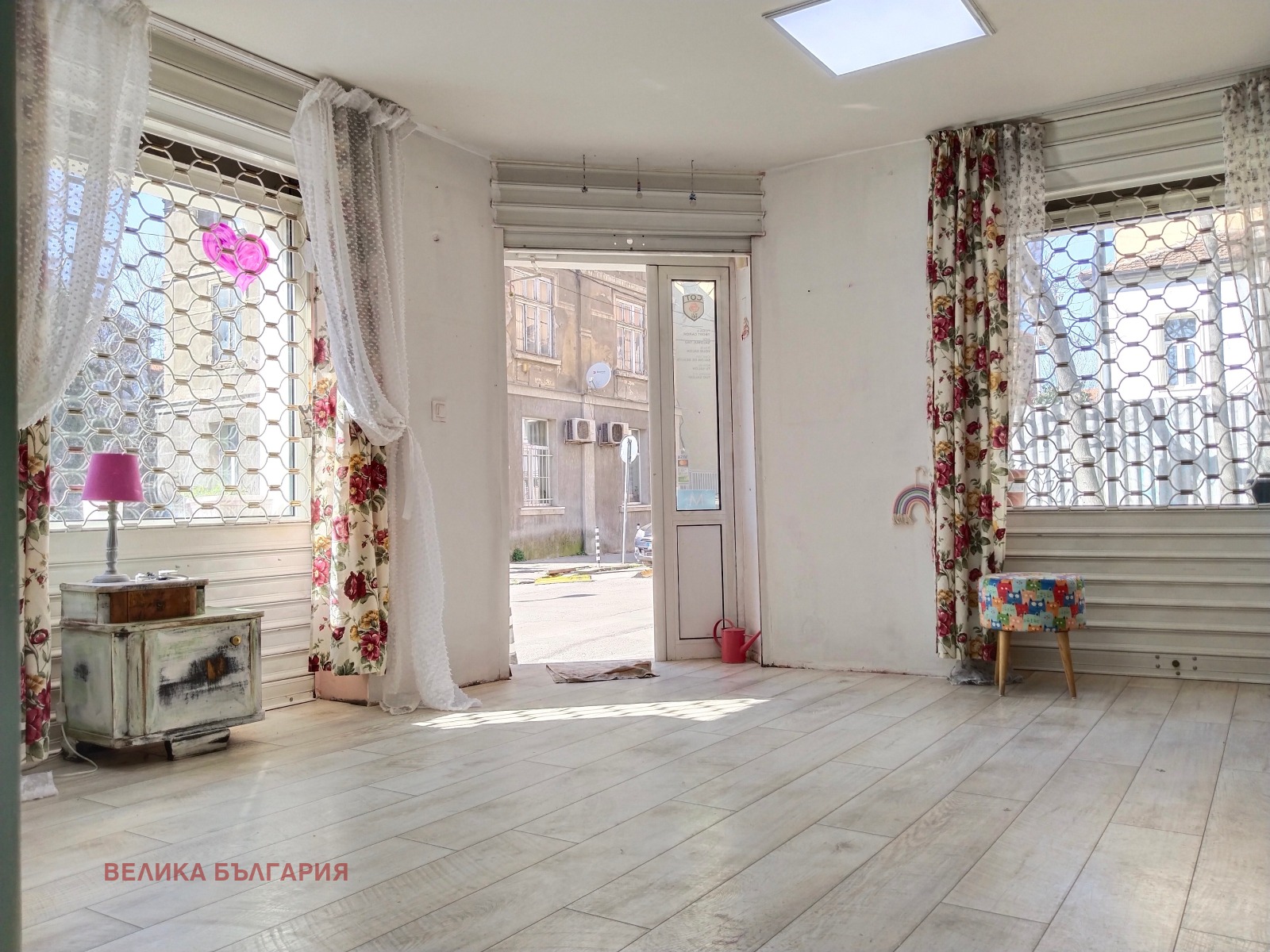 Дава под наем МАГАЗИН, гр. София, Център