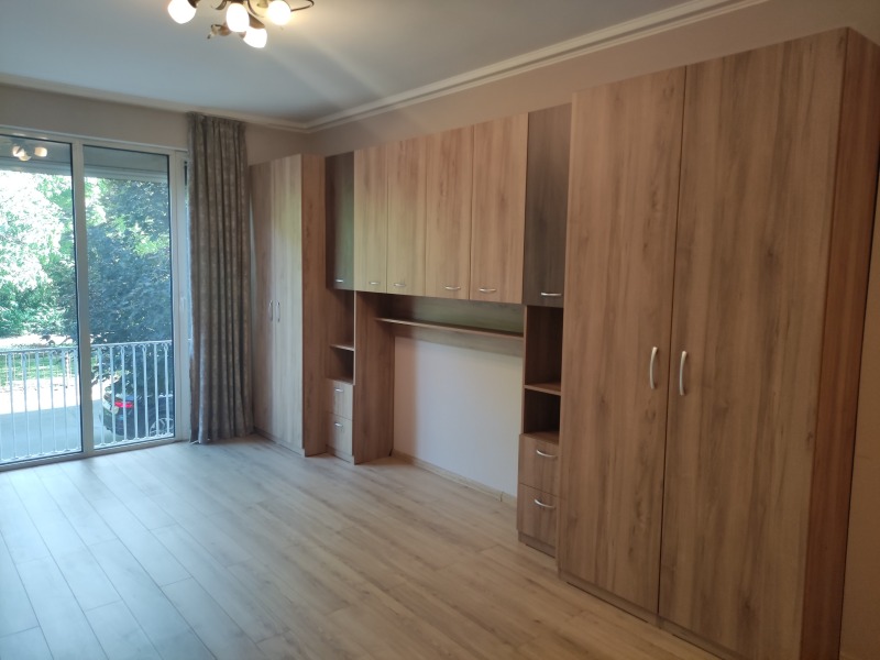 För uthyrning  1 sovrum Sofia , Centar , 84 kvm | 86325046 - bild [4]