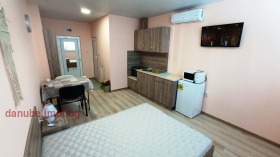 Studio Droujba 3, Rouse