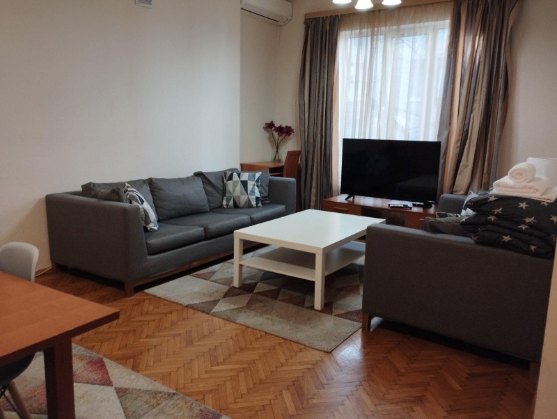 Дава под нем  3-стаен, град София, Център • 1 000 EUR • ID 58709522 — holmes.bg - [1] 