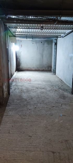 ГАРАЖ, ПАРКОМЯСТО, 18 m2