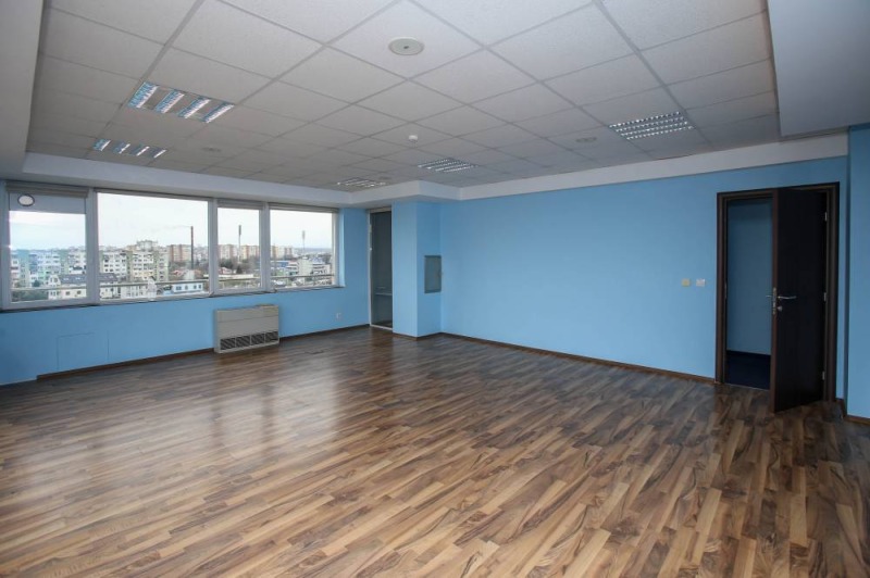 Издаје се  Канцеларија Софија , Подујане , 650 м2 | 66654732 - слика [11]
