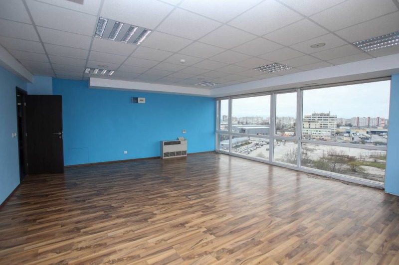 Издаје се  Канцеларија Софија , Подујане , 650 м2 | 66654732 - слика [12]