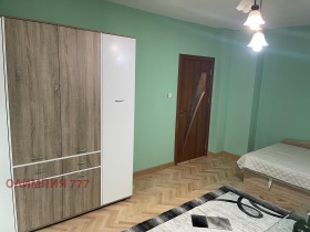 Studie Idealen tsentar, Pleven
