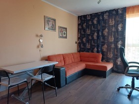 1 dormitor HEI, Varna