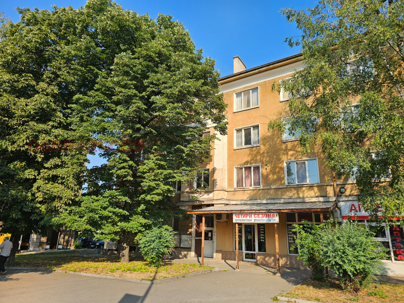 Дава под Наем 3-СТАЕН в град Перник, Център - 70 кв.м / 380 € » 743.22 лв.
