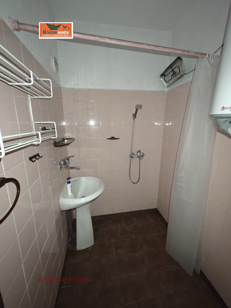 De inchiriat  1 dormitor Pazardjic , Țentâr , 60 mp | 11792747 - imagine [7]