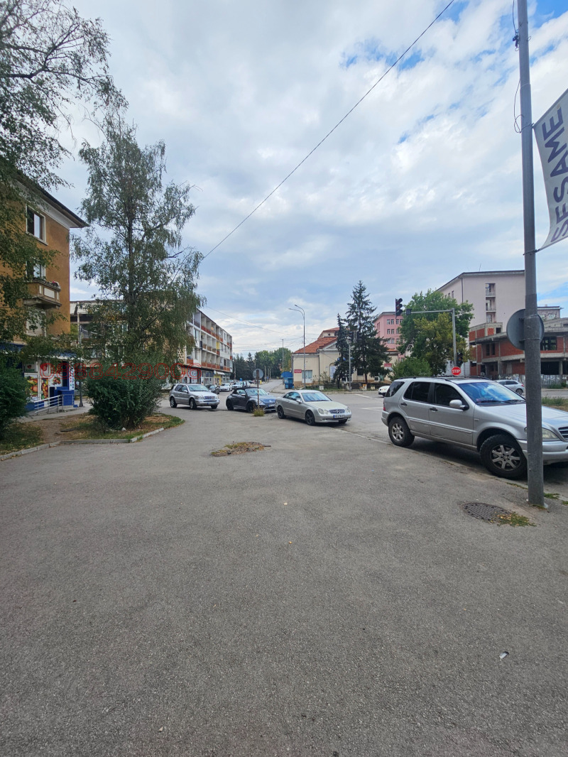 Дава под наем 3-СТАЕН, гр. Перник, Център, снимка 4 - Апартаменти - 52779013