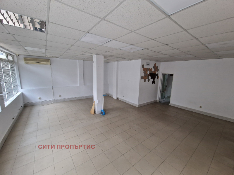 Дава под наем  Магазин град Благоевград , Широк център , 100 кв.м | 69671586