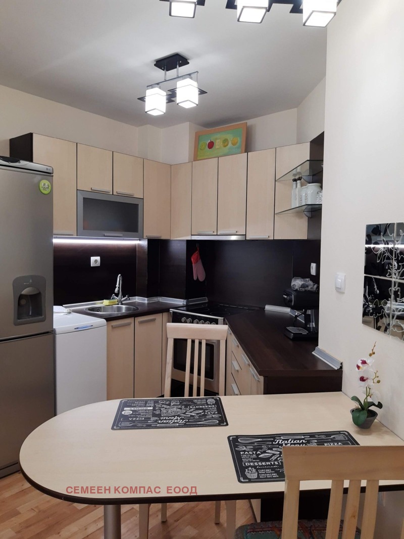 Под наем 2-СТАЕН, град Пловдив, Младежки Хълм • 500 € • 99503108 — Holmes.bg