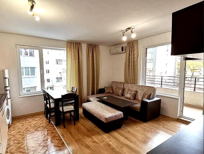 Zu vermieten  1 Schlafzimmer Burgas , Lazur , 67 qm | 59894706 - Bild [2]