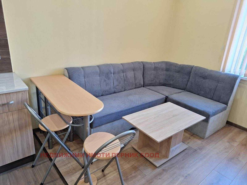 Дава под наем 2-СТАЕН, гр. Перник, Център, снимка 2 - Апартаменти - 52547735