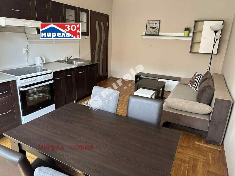 Издаје се  2 спаваће собе Софија , Центар , 65 м2 | 84965024 - слика [2]
