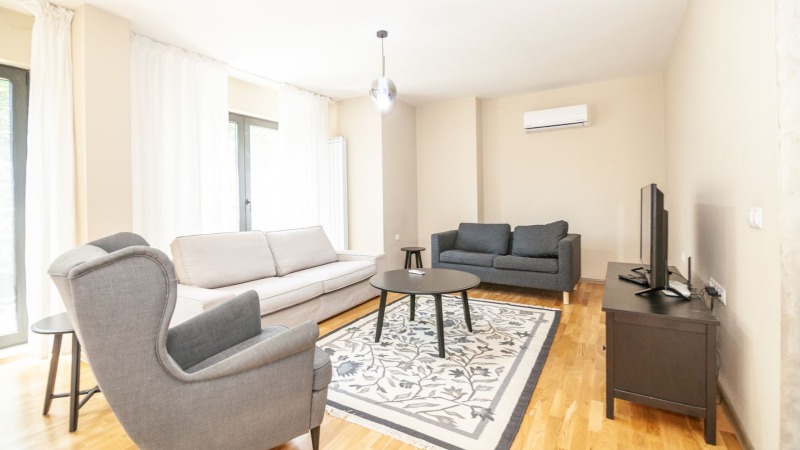 Дава под наем  4-стаен град София , Изток , 180 кв.м | 30142850