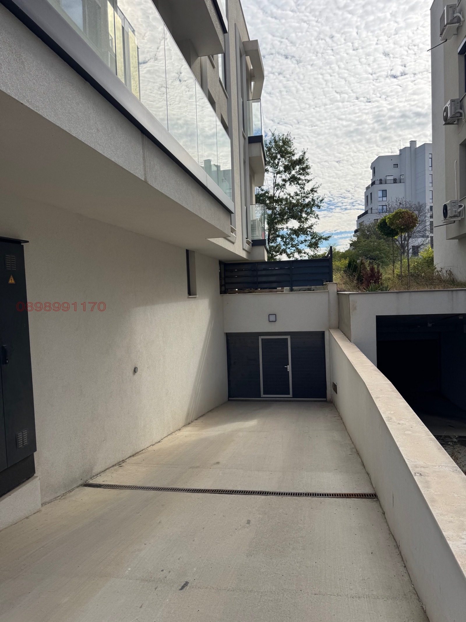 Дава под наем ГАРАЖ, ПАРКОМЯСТО, гр. София, Хладилника, снимка 2 - Гаражи и паркоместа - 54186554