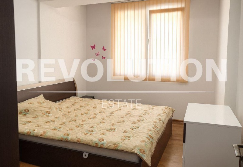 Дава под нем  2-стаен, град Варна, Автогара •  380 € • ID 52475037 — holmes.bg - [1] 