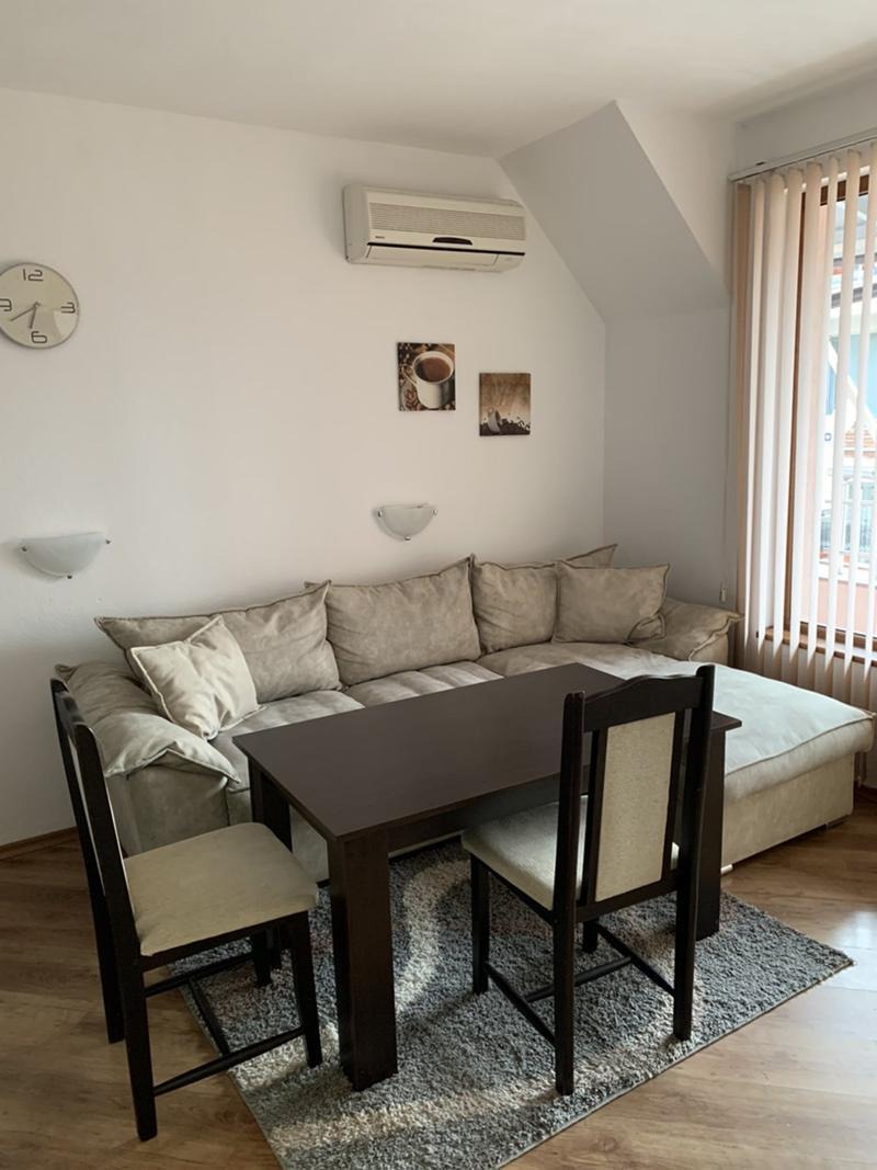 Дава под нем  2-стаен, град Пловдив, Кършияка •  400 EUR • ID 80332694 — holmes.bg - [1] 