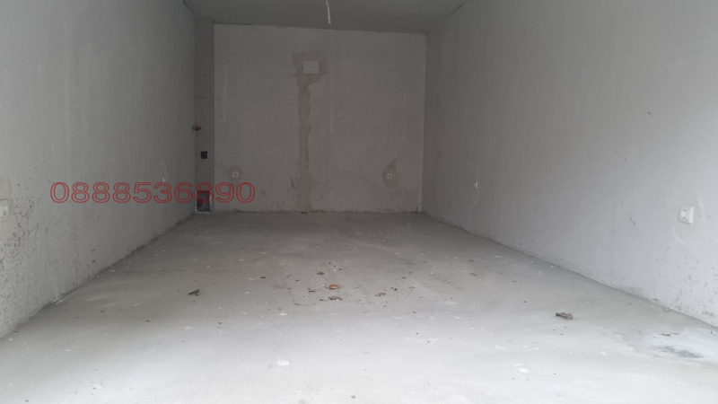 Дава под наем ГАРАЖ, ПАРКОМЯСТО, гр. Варна, Колхозен пазар, снимка 2 - Гаражи и паркоместа - 53146356