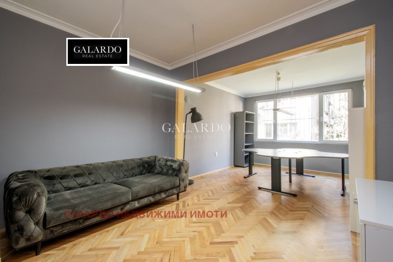 A louer  Bureau Sofia , Lozenets , 78 m² | 35552485
