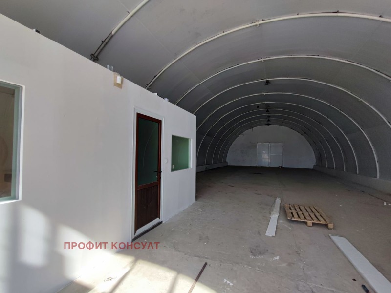 Do wynajęcia  Budynek przemysłowy Weliko Tarnowo , Promiszlena zona - Zapad , 260 mkw | 83015647