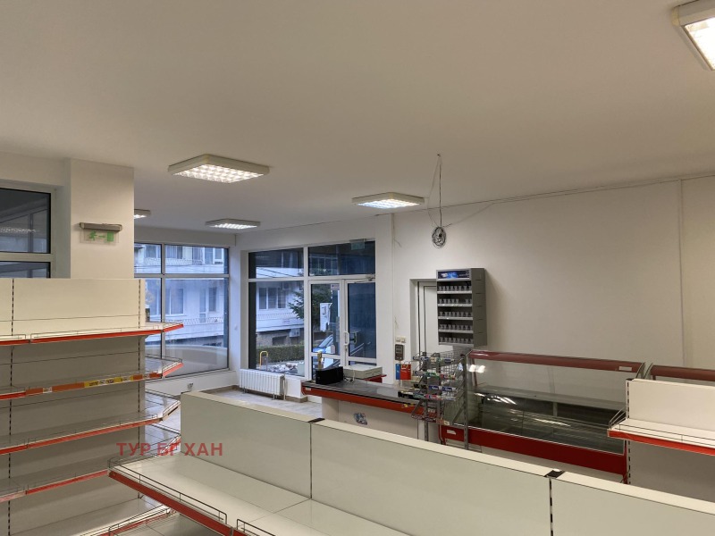Дава под Наем МАГАЗИН в град Шумен, Център - 100 кв.м / 460.16 € » 900 лв., ТУР БГ ХАН