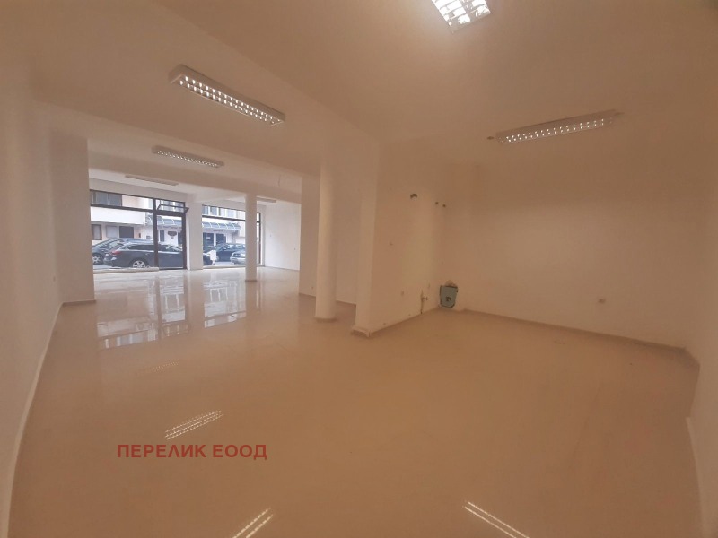 Дава под наем МАГАЗИН, гр. Казанлък, област Стара Загора