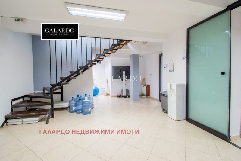 Te huur  Kantoor Sofia , Tsentar , 152 m² | 38239074 - afbeelding [10]