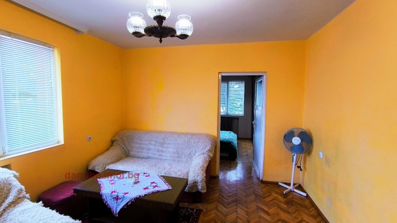 De inchiriat  3 dormitoare Ruse , Țentâr , 105 mp | 44464128 - imagine [6]