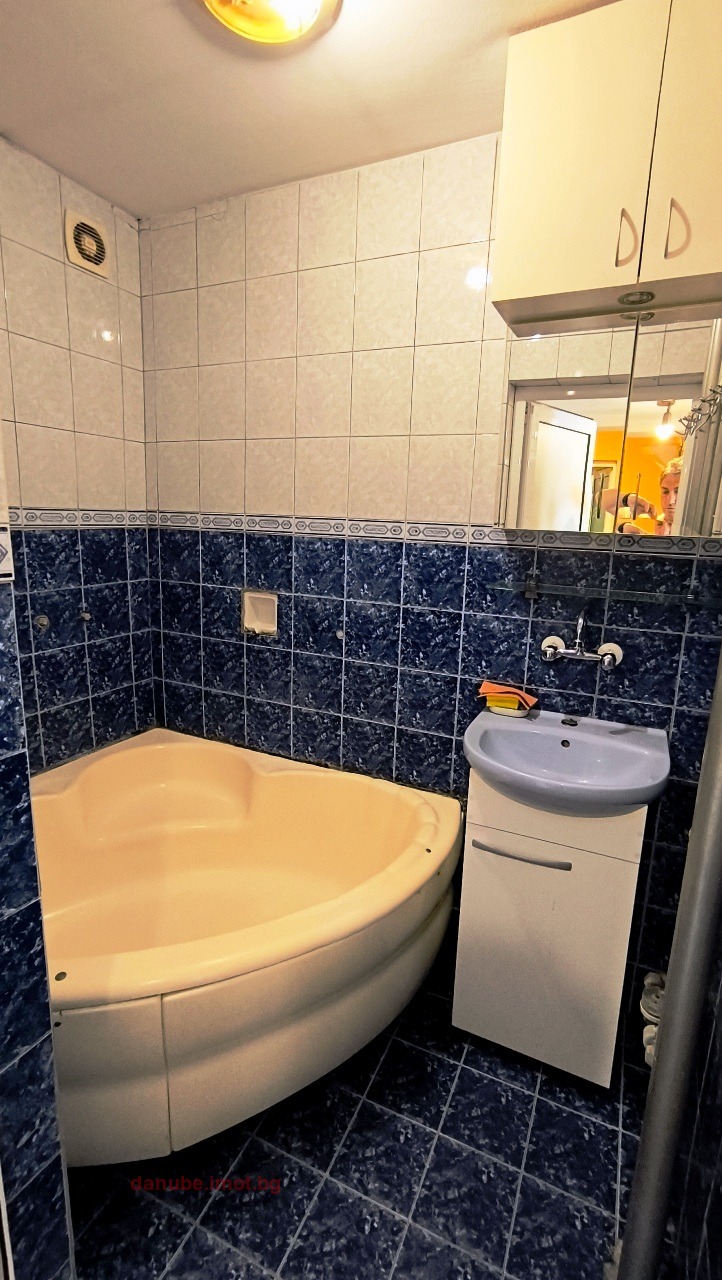 De inchiriat  3 dormitoare Ruse , Țentâr , 105 mp | 44464128 - imagine [15]