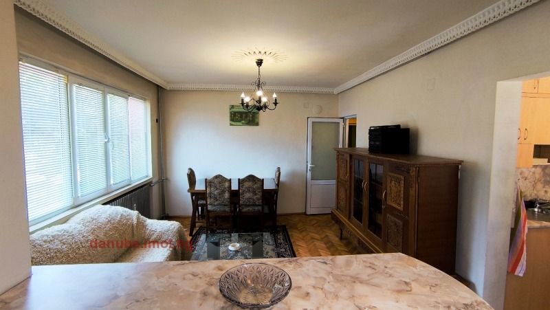 De inchiriat  3 dormitoare Ruse , Țentâr , 105 mp | 44464128