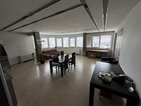 Büro Brezowsko schose, Plowdiw 1