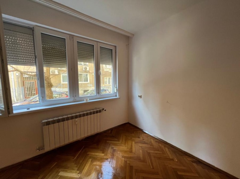 De inchiriat  1 dormitor Sofia , Țentâr , 88 mp | 53352168 - imagine [4]