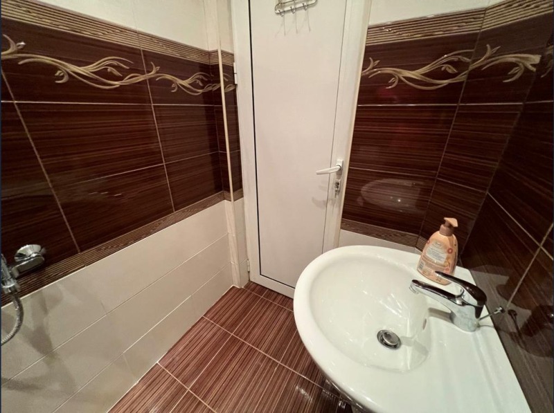 De inchiriat  1 dormitor Sofia , Țentâr , 88 mp | 53352168 - imagine [7]