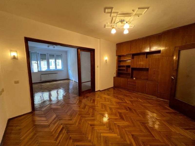 De inchiriat  1 dormitor Sofia , Țentâr , 88 mp | 53352168 - imagine [5]